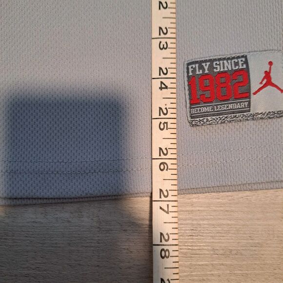 Nike Air Jordan # 23 Basketball Boys Jersey Youth Size XL 13-15 Years Grey - Picture 8 of 13